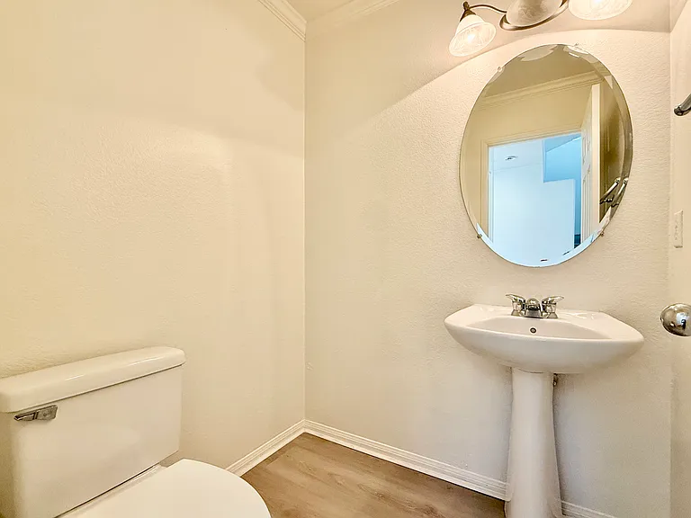 downstairs 1/2 bath