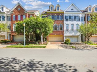 209 Oak Knoll Ter, Rockville, MD