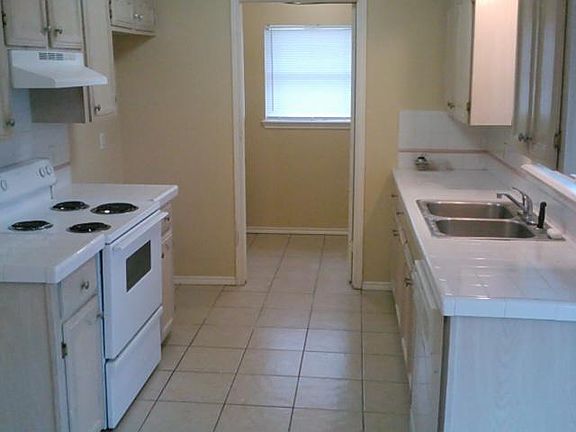 3rd image of 2407 Treasure Hills Ct #B