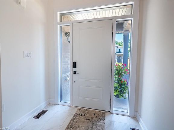 4th image of 38 Riesling St