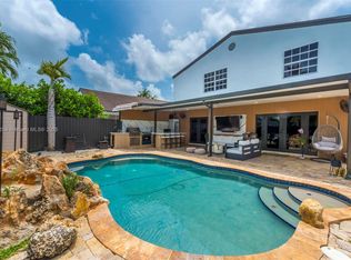 15569 SW 138th Pl, Miami, FL 33177