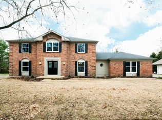 530 Kenilworth Ln, Ballwin, MO