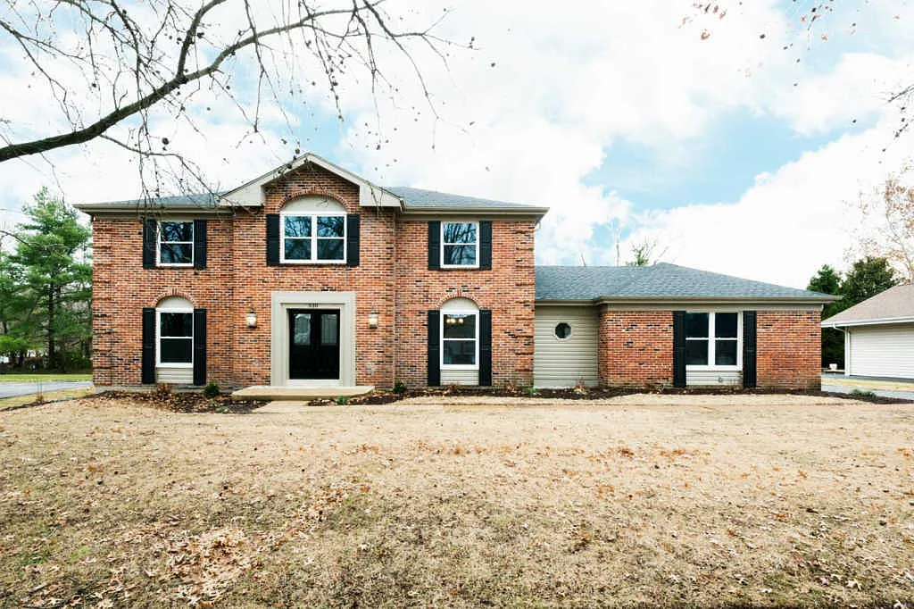 530 Kenilworth Ln photo 1