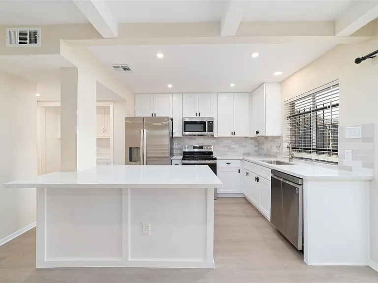 14345 Misty Meadow Ln — Photo 10