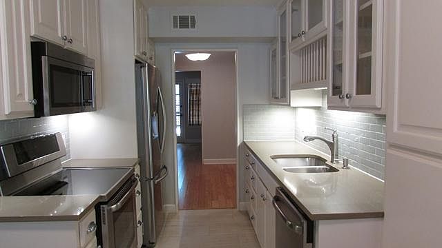 1st image of 823 E Oltorf St