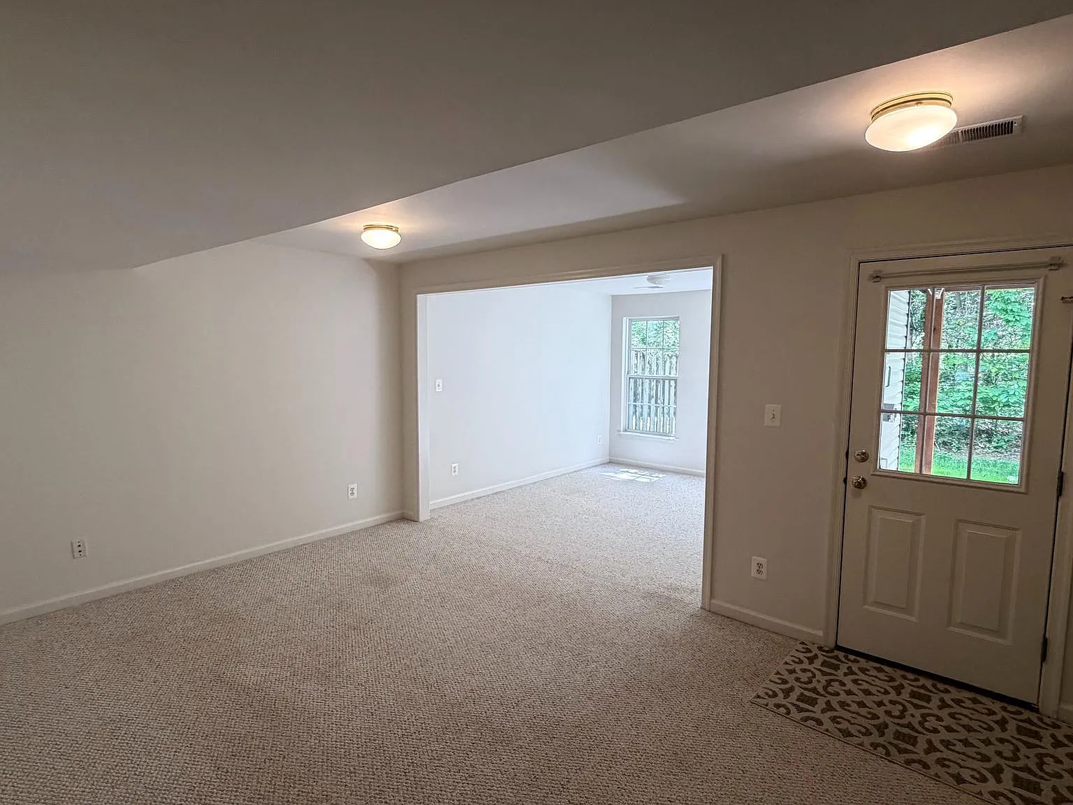 3 bed, 2.5 bath, 1628 sqft, $3,200 — Photo 4
