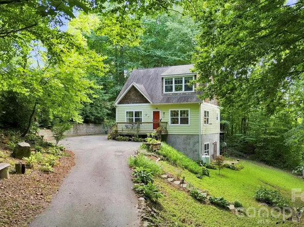 11 Old Patton Hill Rd, Swannanoa, NC 28778