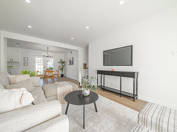 4th image of 4339 Waikiki Dr