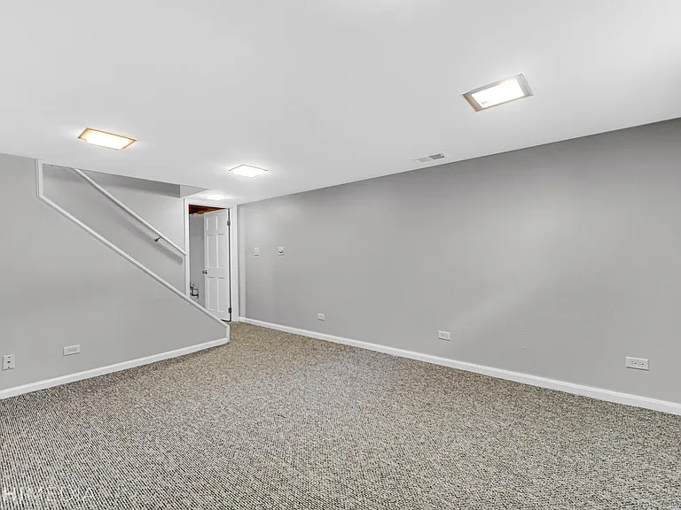 6661 Glenview Dr — Photo 19