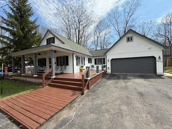 402 Sheffield Dr, Roscommon, MI 48653