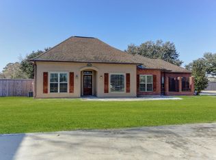 1018 Margarite Dr, Breaux Bridge, LA 70517