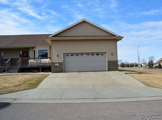 5201 S Summerfield Pl, Sioux Falls, SD 57108