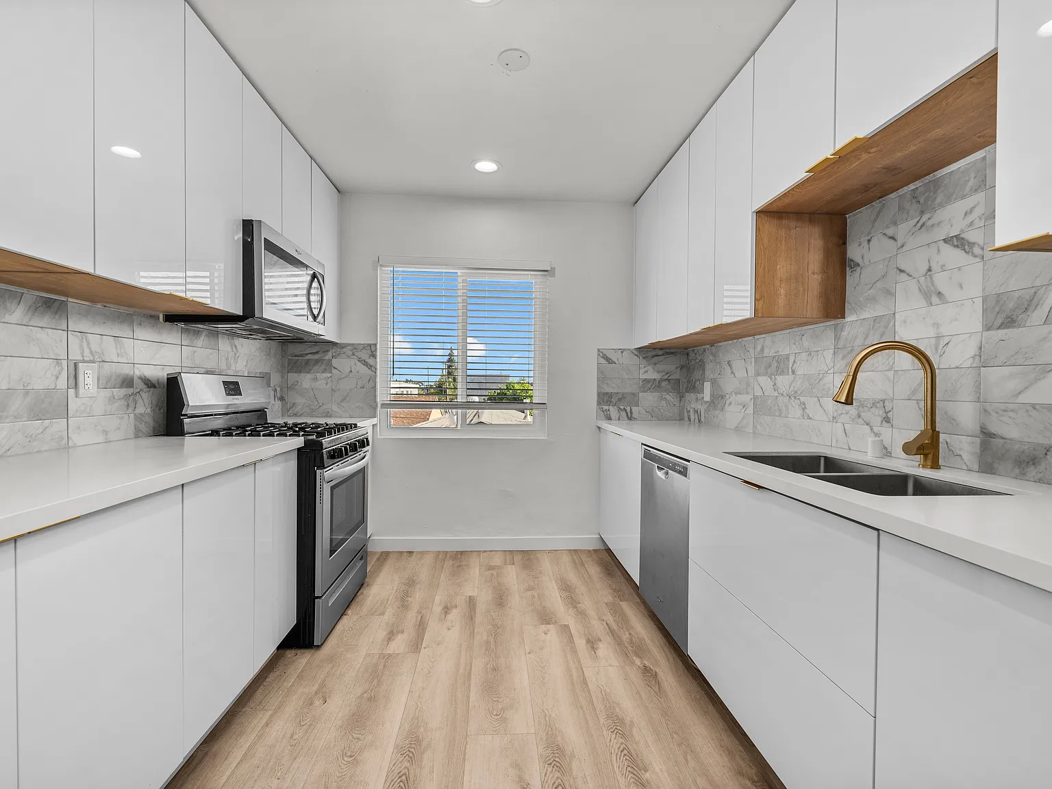 2 bed, 750 sqft, $2,595 — Photo 3