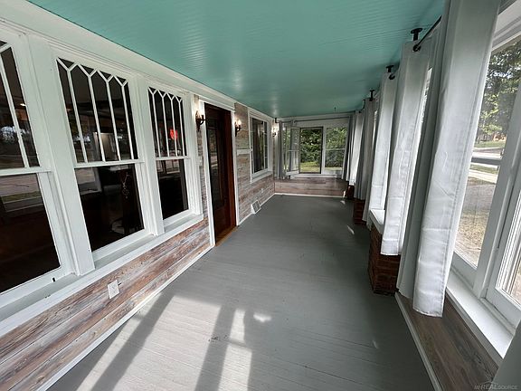 3rd image of 4075 Chandler St
