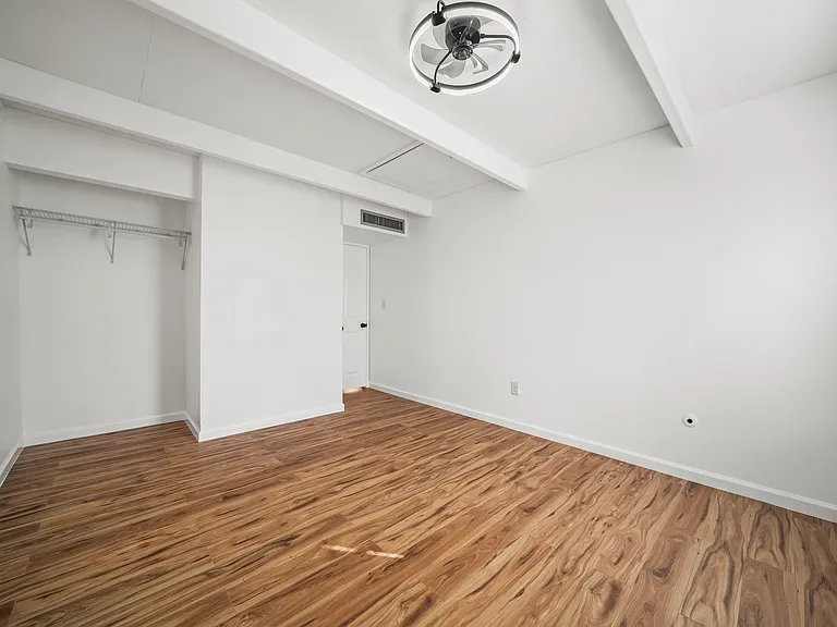 511 Club Cir — Photo 9