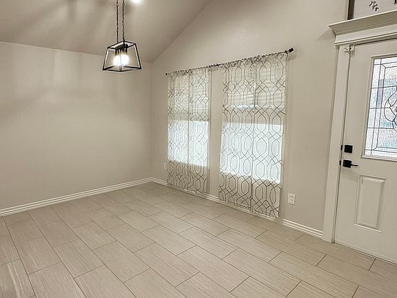 5th image of 1610 Ridgeview Trl