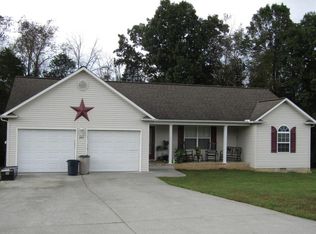 249 Clover Cir, Jacksboro, TN 37757