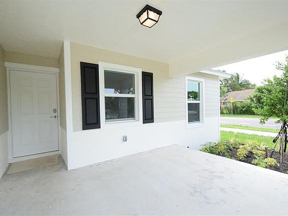 3rd image of 5078 SE Isabelita Ave