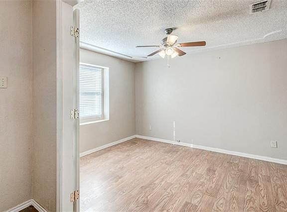 4th image of 7600 Mapleleaf Dr