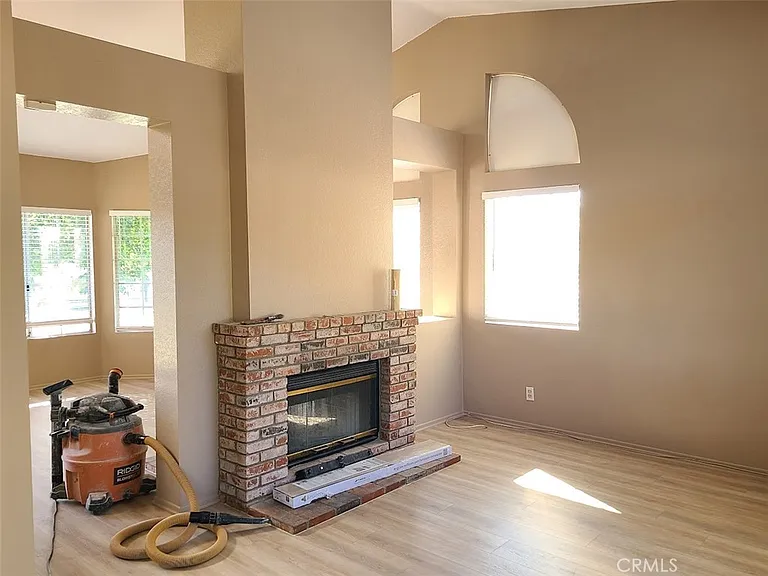 41929 Humber Dr — Photo 4