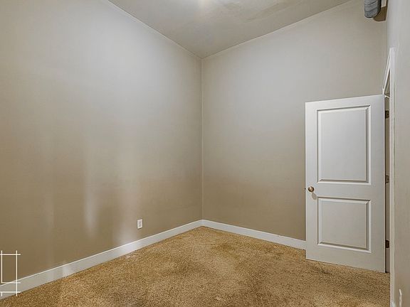 3rd image of 1175-1191 N High St #202