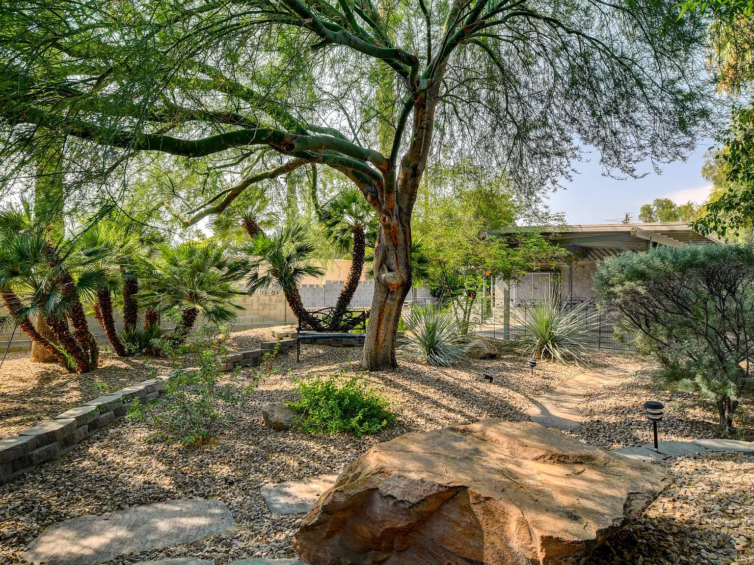 3916 Vegas Dr — Photo 2