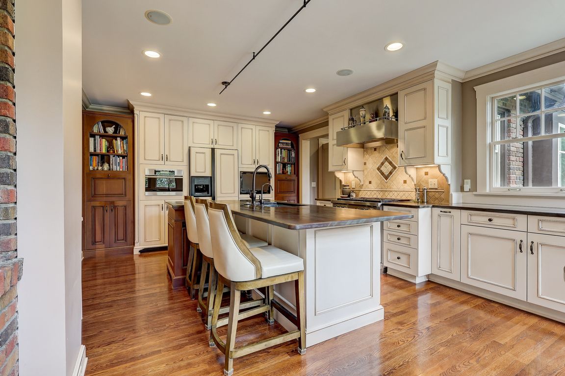 2824 Drummond Rd, Shaker Heights, OH 44120 MLS 5029657 Zillow