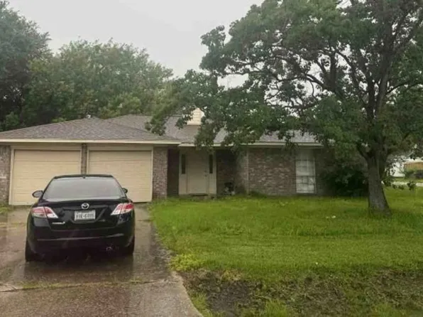 8510 Bluebonnet St, Highlands, TX 77562