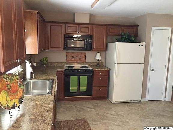 3rd image of 1012 Sharpsburg Dr SE