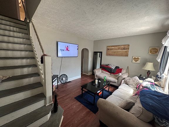 3rd image of 1680 W 14th St