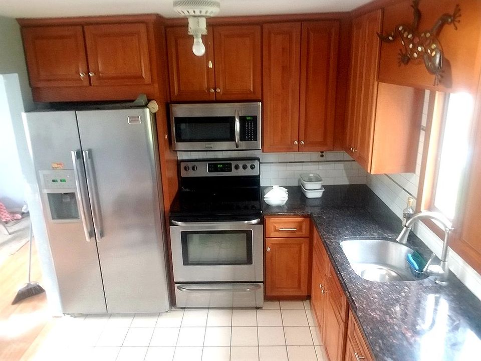 1st image of 21 Robinwood Dr