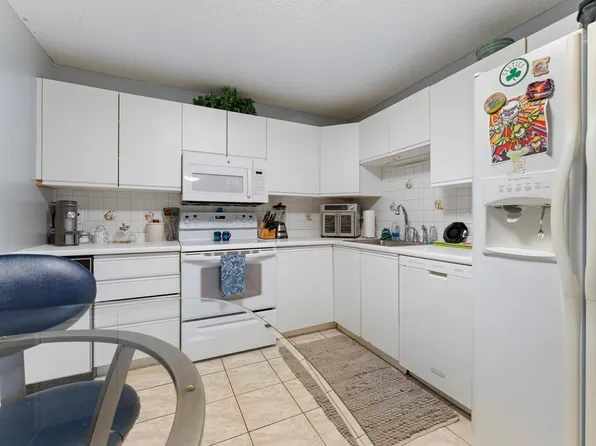 3920 Mystic Valley Pkwy APT 514, Medford, MA 02155