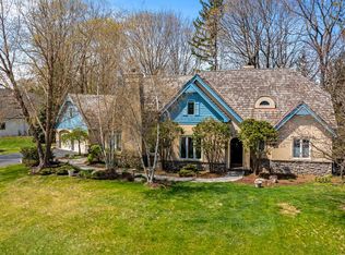 130 Monastery Hill Dr, Oconomowoc, WI