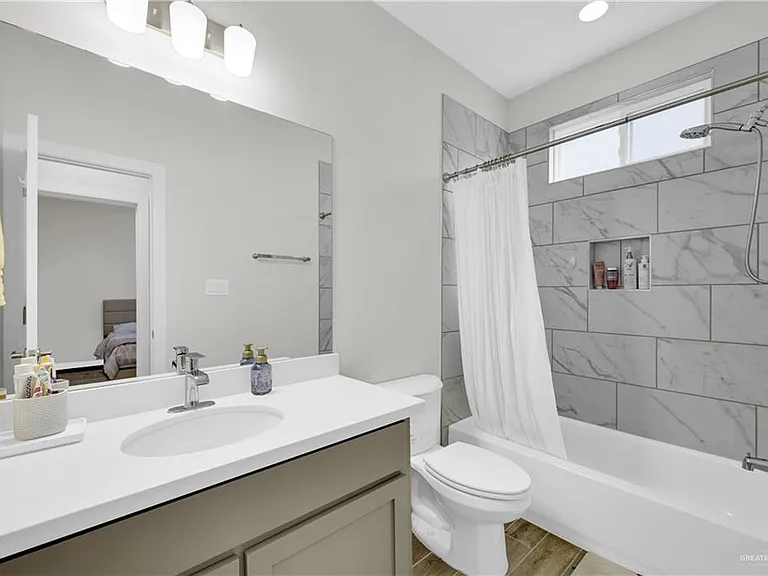 1409 Xavier Ave — Photo 10