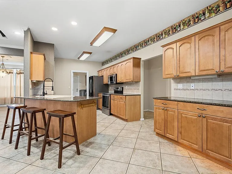 1717 Red Oak Dr — Photo 5