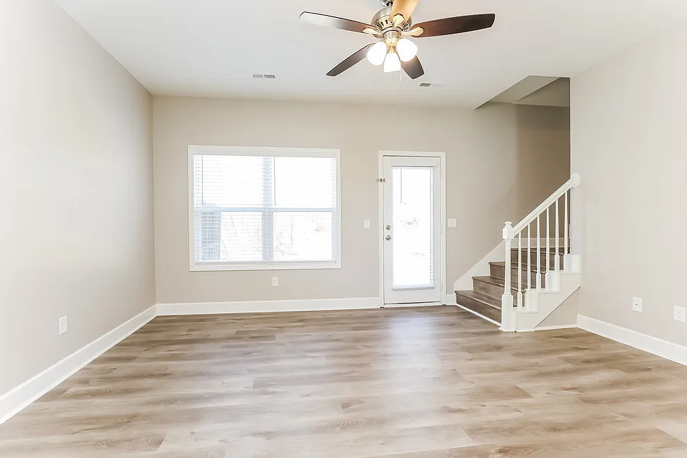 2 bed, 2.5 bath, 1196 sqft, $2,025 — Photo 4