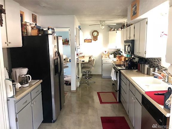 4th image of 904 4th Ave S