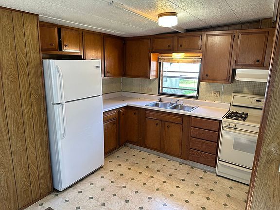 3rd image of 615 S Market St Lot 2