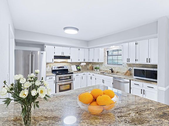 4th image of 7719 Ridge Bay Dr
