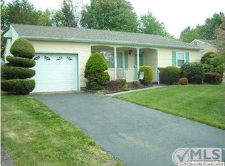 31 Coventry Rd, Toms River, NJ 08757