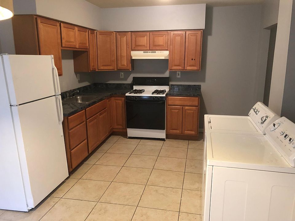 1st image of 1117 W 8th St APT 1