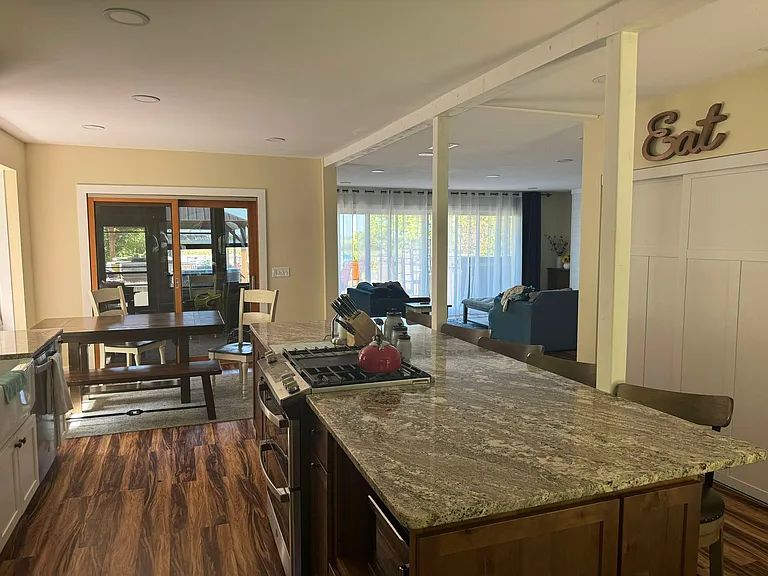 7626 N Shore Cir N — Photo 9