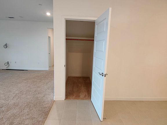 5th image of 17457 Carina Ave