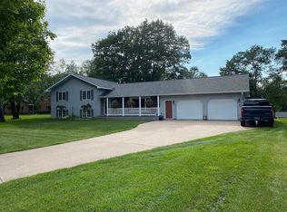 856 Evergreen Ct, Kingsford, MI 49802