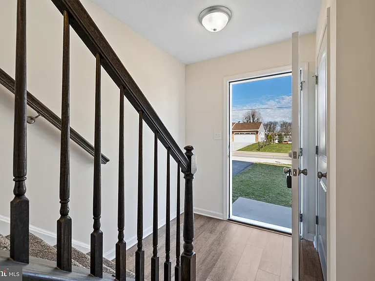 82 Heritage Ct — Photo 23