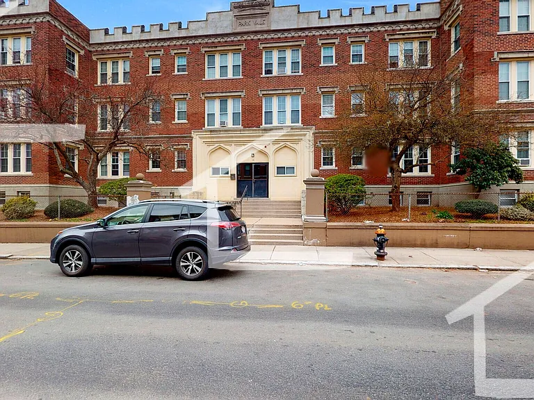 15B Glenville Ave #A11 — Photo 2