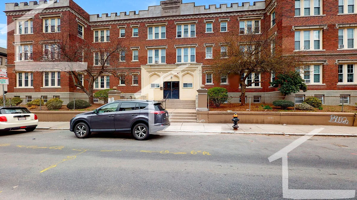 Building Photo - 15B Glenville Ave #A11