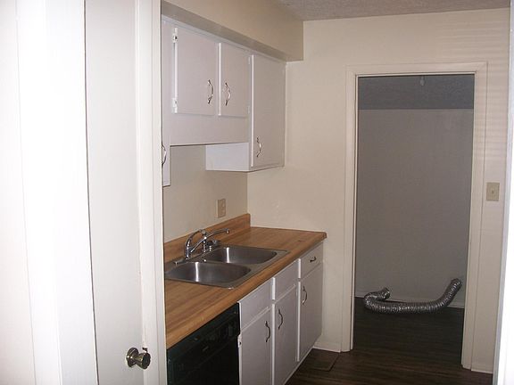 5th image of 7623 Alki Ln