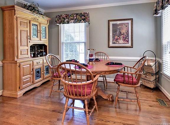 2nd image of 4724 Bristol Cir