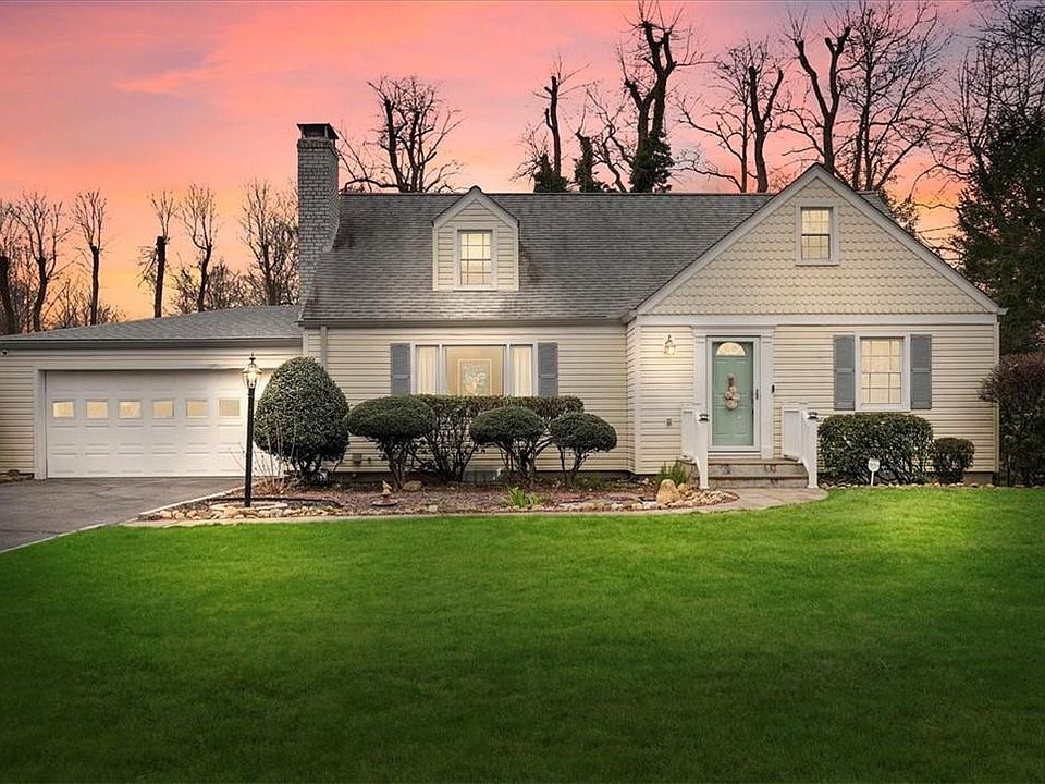 1st image of 12 Birchwood Lane